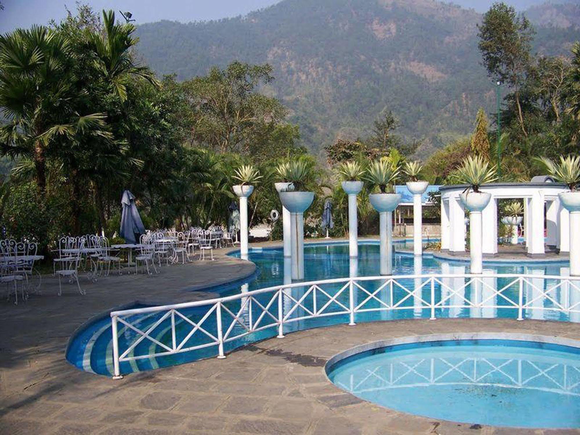 Riverside Spring Resort Darechok Dış mekan fotoğraf